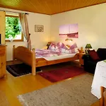 Schellander Privatstrand Apartamento *